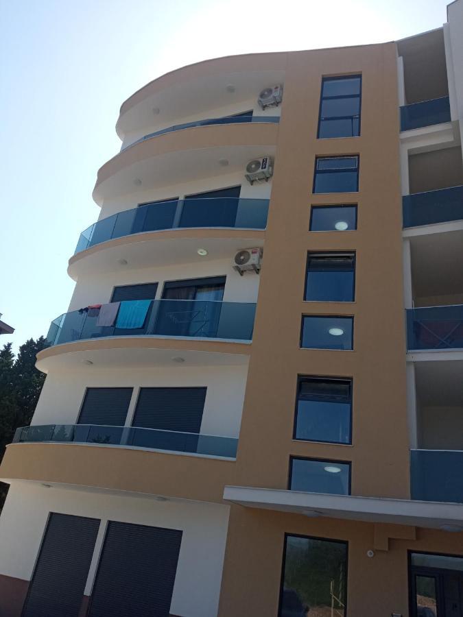 Apartman Ami 乌尔齐尼 外观 照片